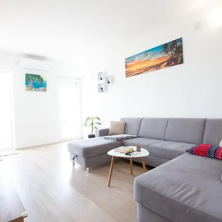 Ines With Balcony And View Apartament Zadar