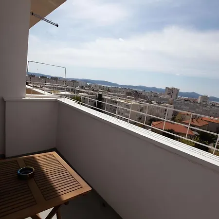 Ines With Balcony And View Apartament Zadar